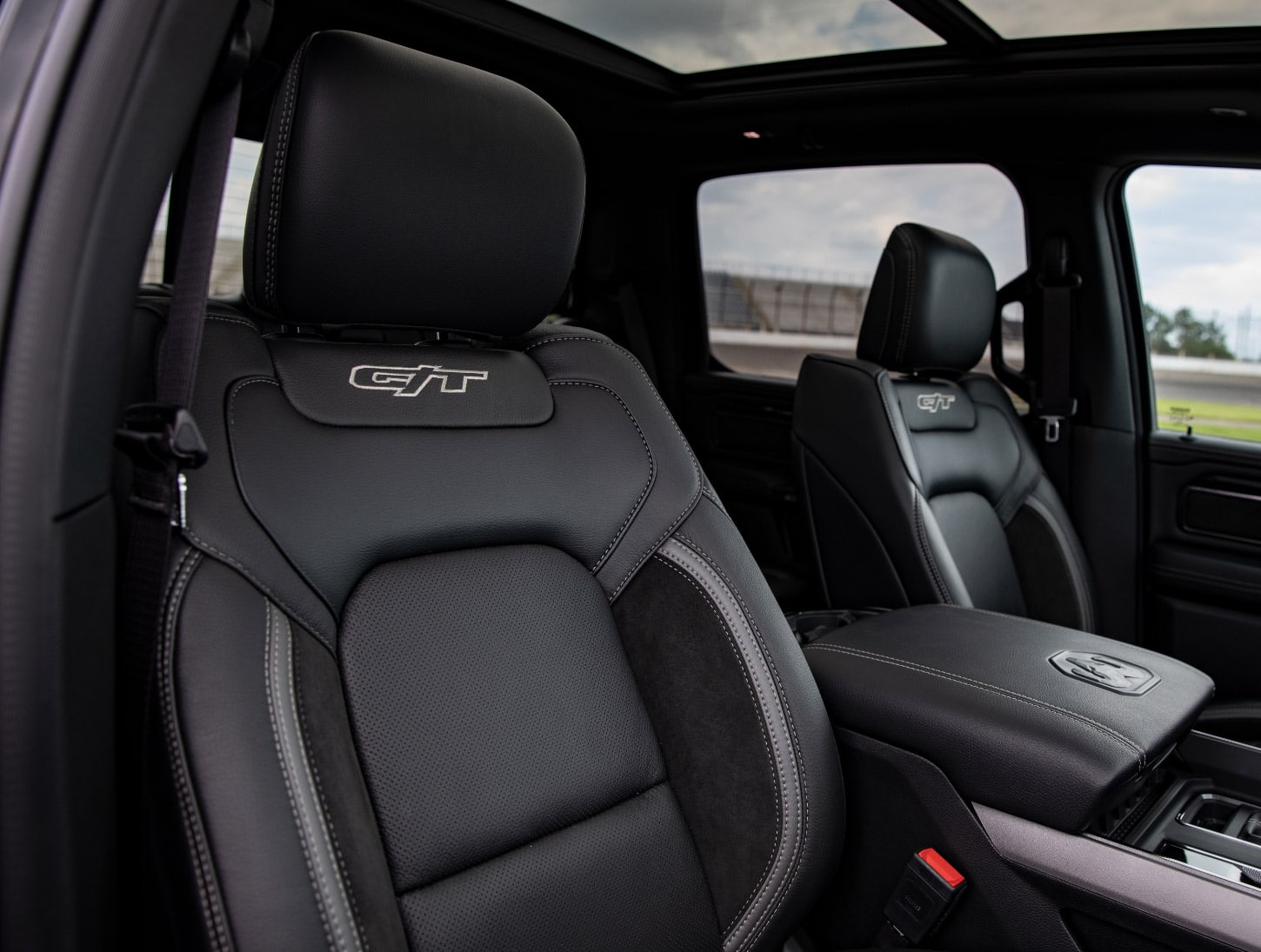 Laramie-Rebel-GT-Seats