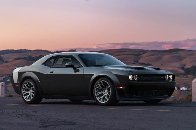 Dodge Challenger Black Ghost 6.2L V8 807 hp Last Call Edition